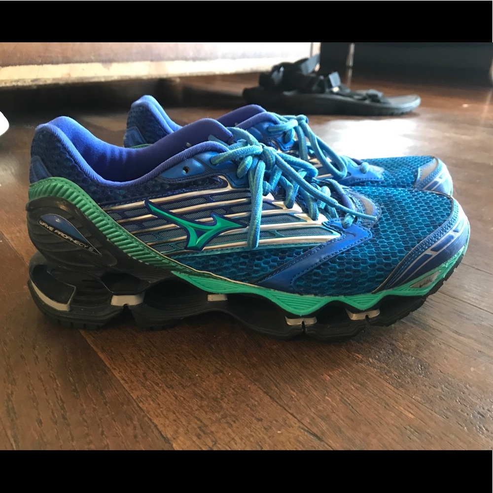 Brand New Mizuno Wave Prophecy 5, size 8.5